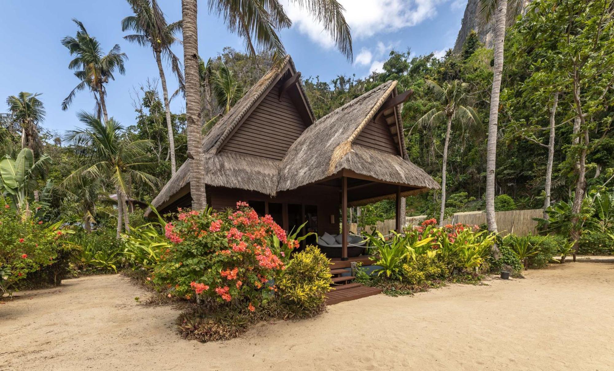 Beach View Villa Roundtrip Lio Airport Transfers