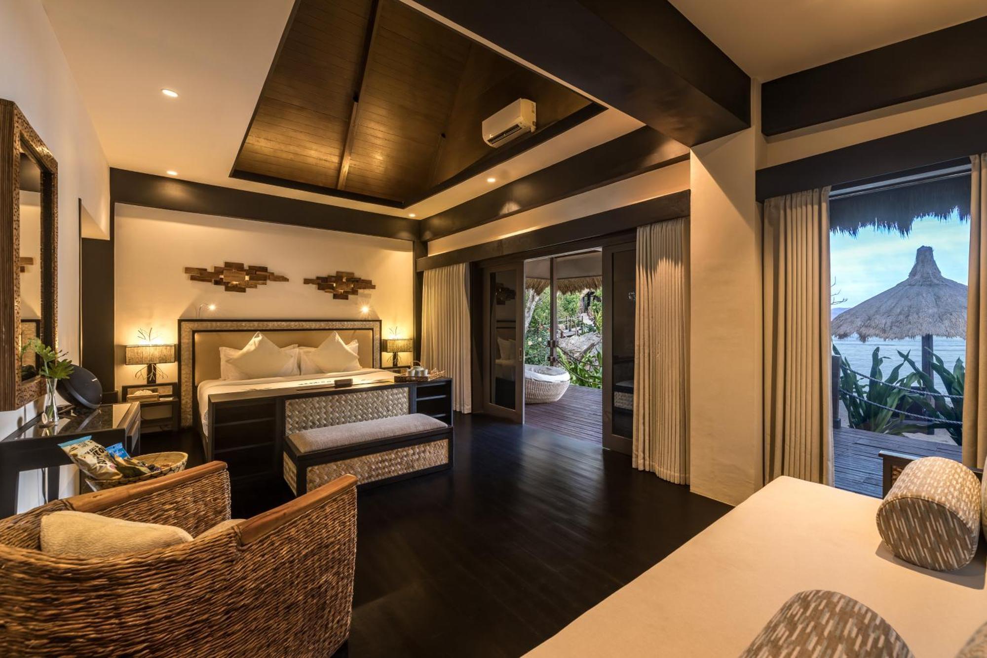 Beach Front Villa Roundtrip Lio Airport Transfers